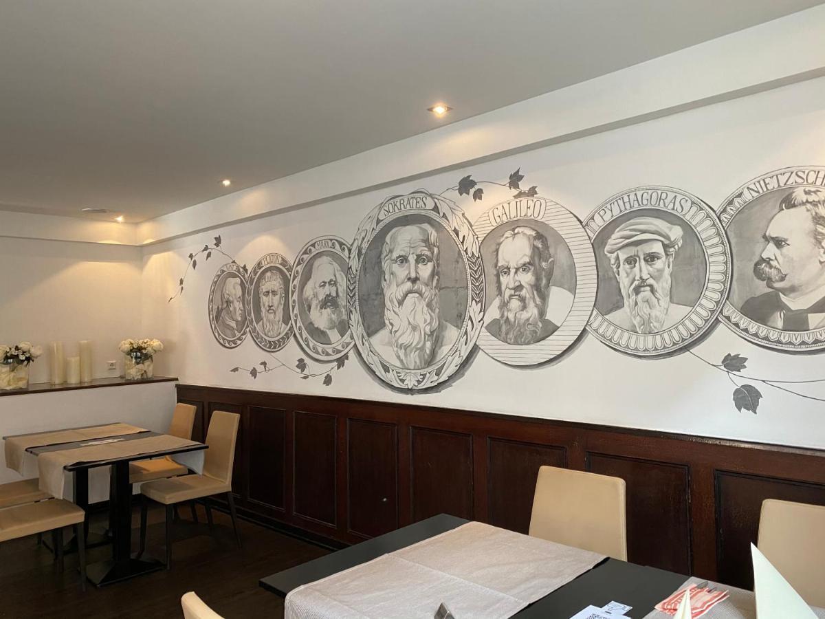 Hotel Loewen Лар Екстериор снимка