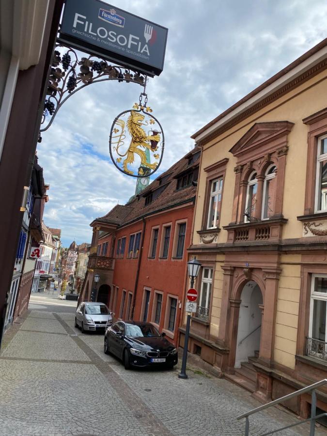 Hotel Loewen Лар Екстериор снимка