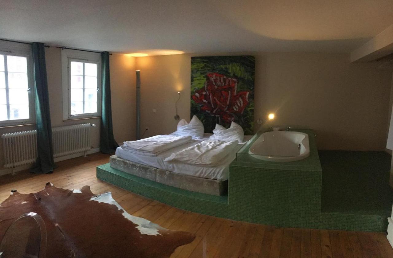 Hotel Loewen Лар Екстериор снимка